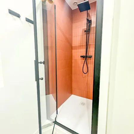 Confortable & Elegant Climatise Au Port De ניס