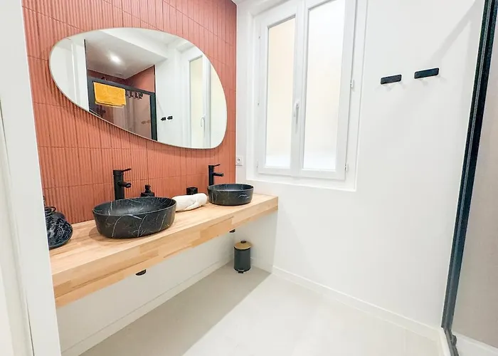 Confortable & Elegant Climatise Au Port De Daire Nice