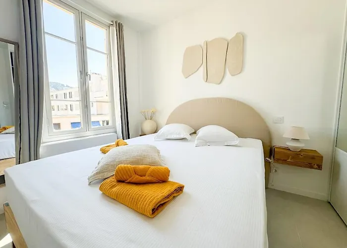 Confortable & Elegant Climatise Au Port De *