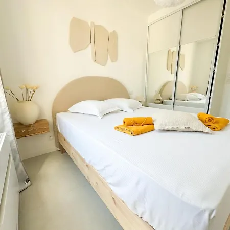 Confortable & Elegant Climatise Au Port De